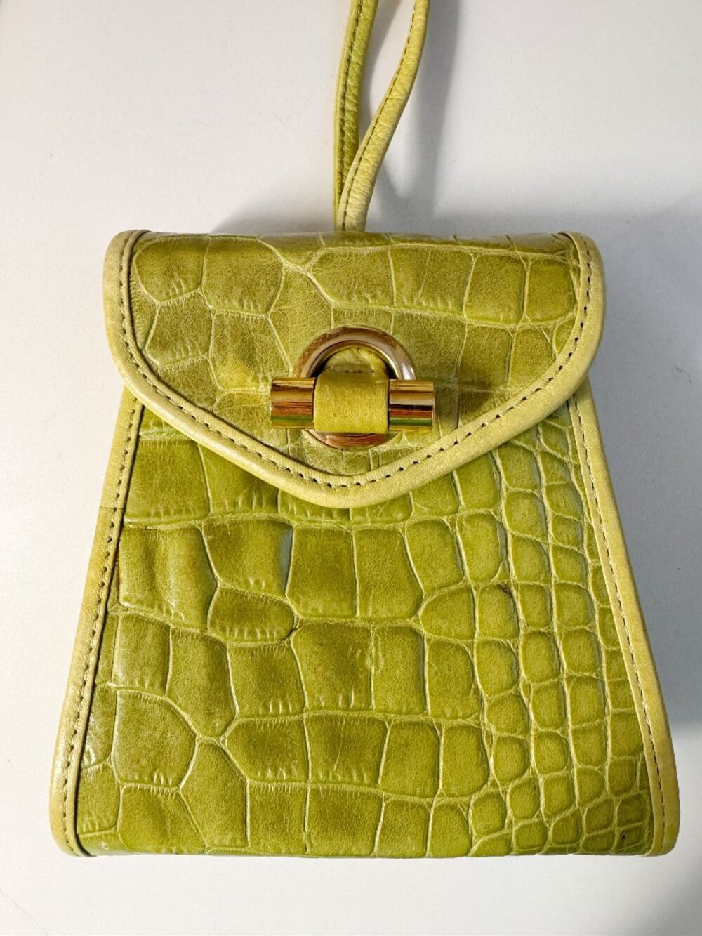 Maxx New York Brat Green Lime Triangular Shoulder Bag Crocodile Pattern Vintage